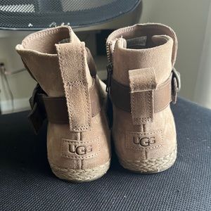 UGG light brown boots